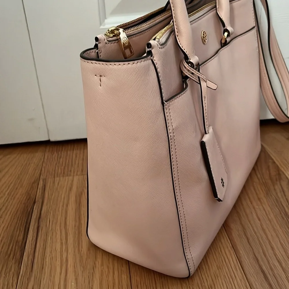 NWOT Tory Burch Saffiano Leather Pink Robinson double zip tote bag